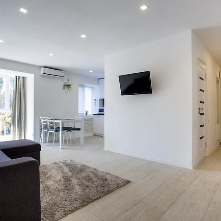 Apartment On Ushakova خيرسون المظهر الخارجي الصورة